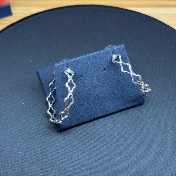 Kendra Scott Silver Geometric Earrings - Picture 6 of 6